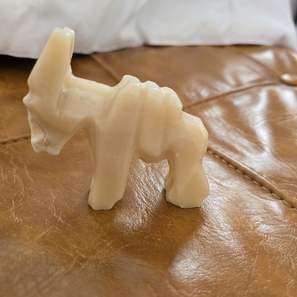 Vintage Hand Carved Onyx Figurine - Picture 4 of 7